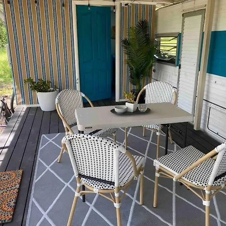 Alice & Elvis, Crescent Head, Retro Caravans With Deck, Bathroom & Outdoor Bath In A Bush Setting Near The Beach Exterior photo