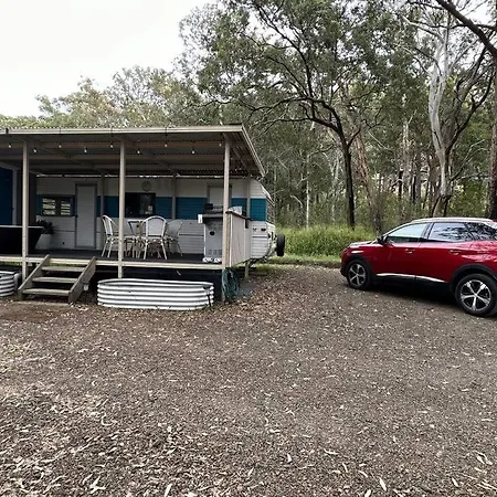 Alice & Elvis, Crescent Head, Retro Caravans With Deck, Bathroom & Outdoor Bath In A Bush Setting Near The Beach Exterior photo