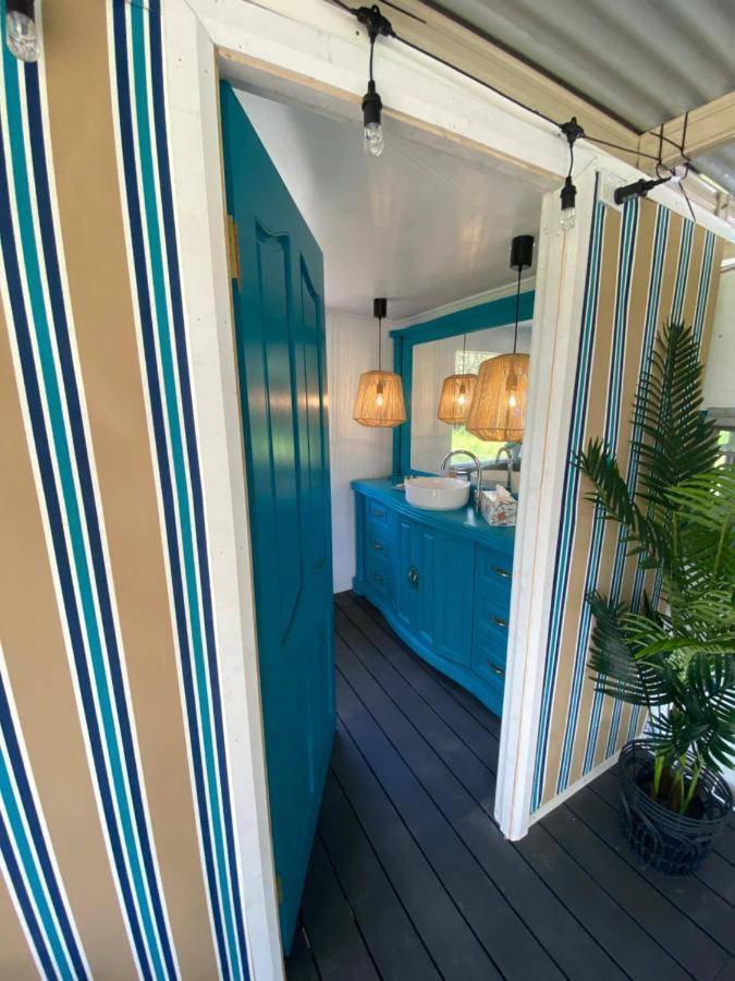 Alice & Elvis, Crescent Head, Retro Caravans With Deck, Bathroom & Outdoor Bath In A Bush Setting Near The *