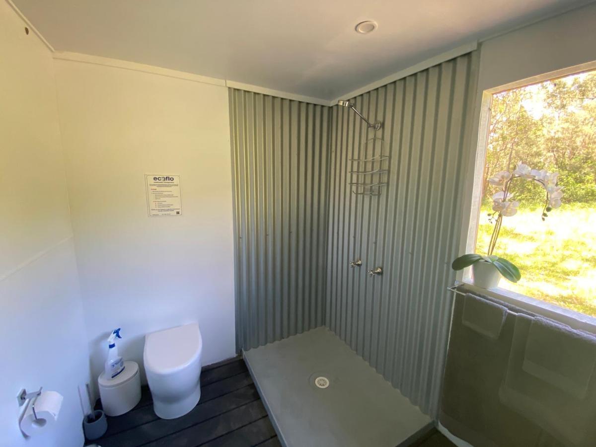 Campsite Alice & Elvis, Crescent Head, Retro Caravans With Deck, Bathroom & Outdoor Bath In A Bush Setting Near The *