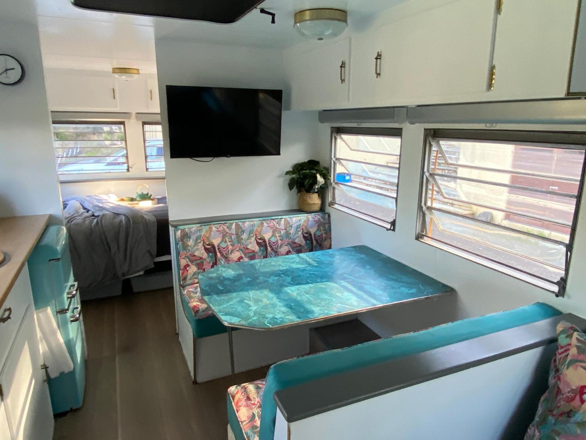 Campsite Alice & Elvis, Crescent Head, Retro Caravans With Deck, Bathroom & Outdoor Bath In A Bush Setting Near The Crescent Head